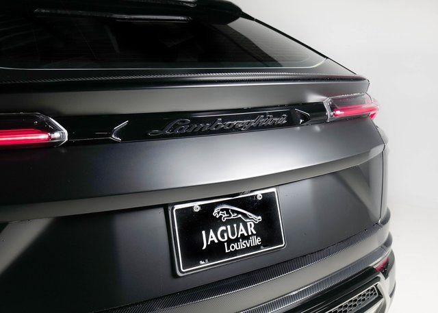 Used 2022 Lamborghini Urus image 25