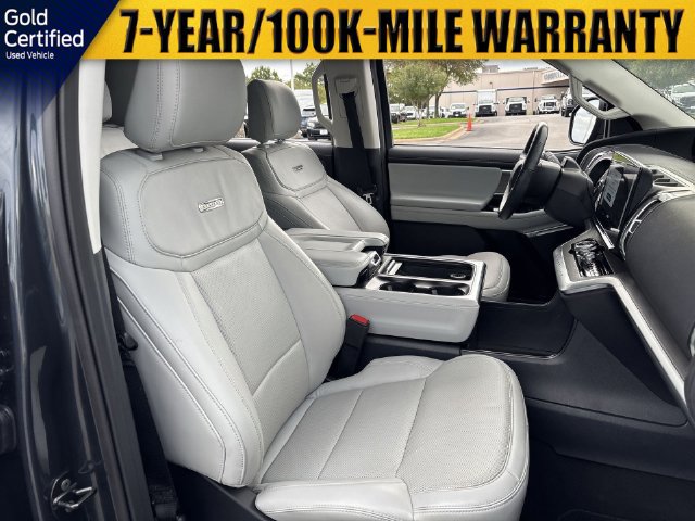 Used 2025 Ford Expedition Platinum w/ Driver's Package AWD/4WD image 36