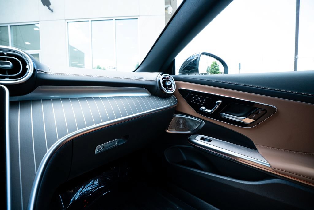 Used 2024 Mercedes-Benz CLE 300 4MATIC Cabriolet image 44