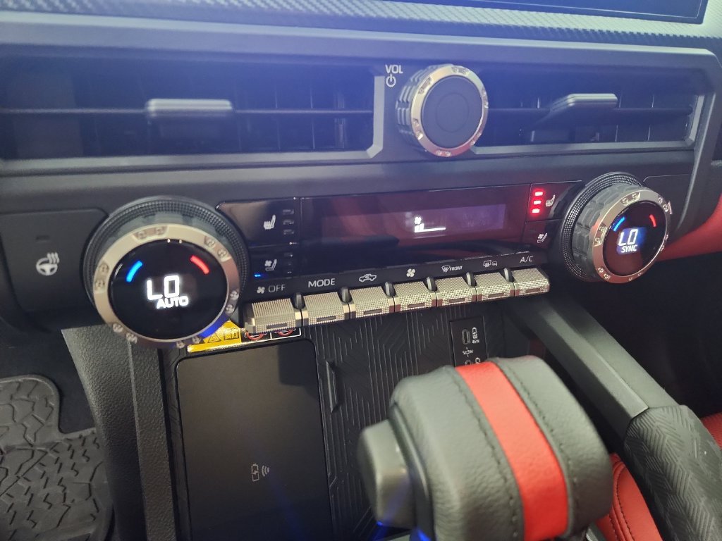 Used 2025 Toyota Tacoma TRD Pro AWD/4WD image 29