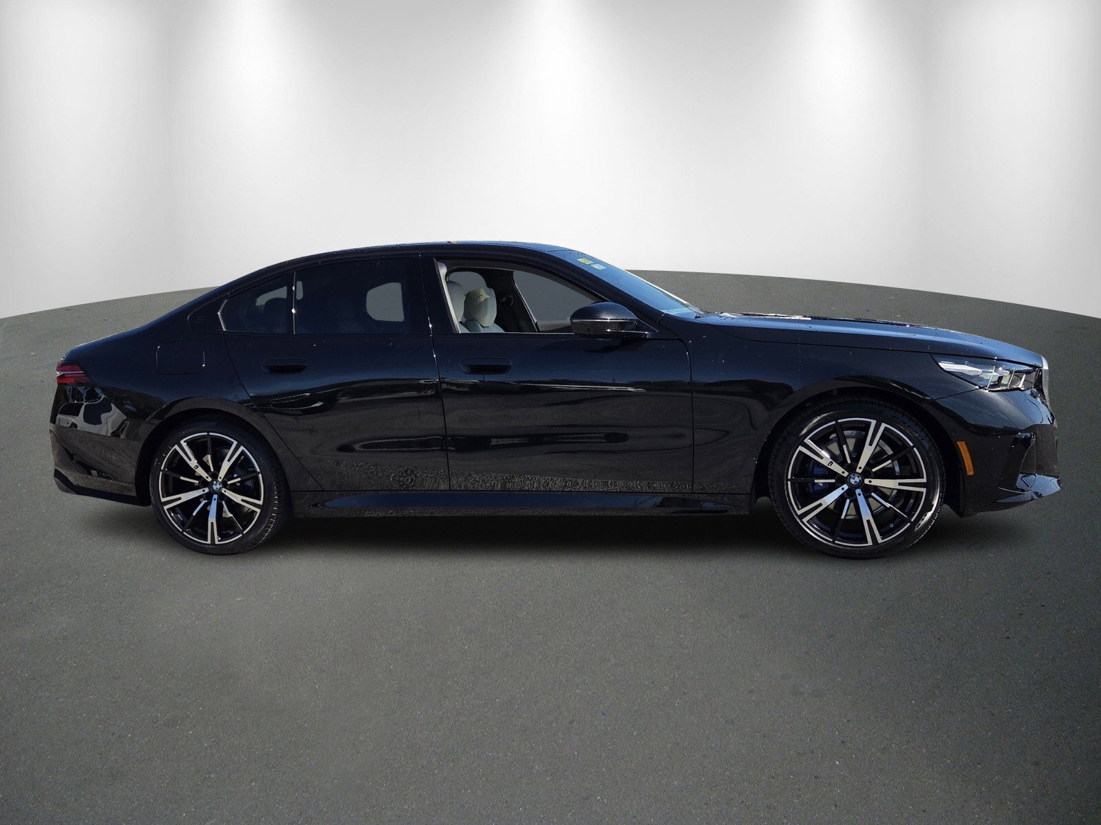 Used 2026 BMW 530i w/ M Sport Package image 8