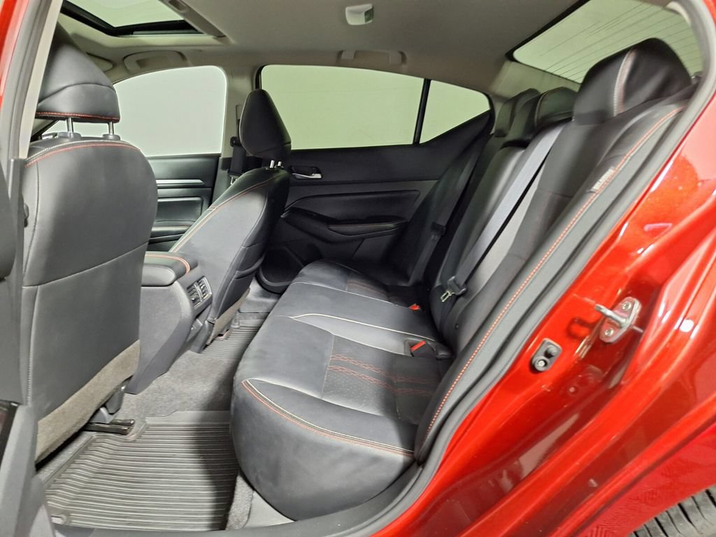 Used 2024 Nissan Altima 2.0 SR FWD image 10