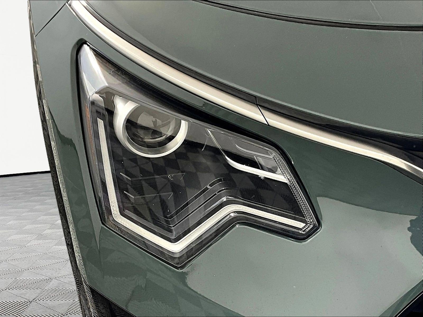 Certified 2023 Kia Niro EX Touring FWD image 28