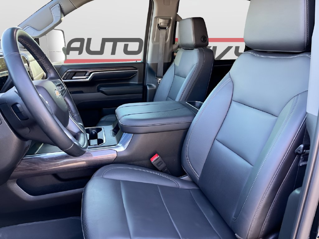 Used 2025 Chevrolet Silverado 2500 LTZ w/ LTZ Plus Package AWD/4WD image 21