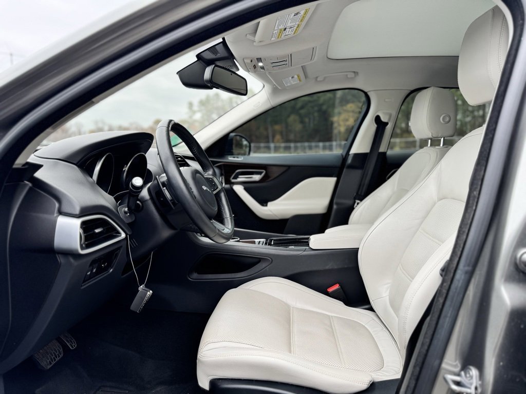 Used 2018 Jaguar F-PACE Prestige image 9