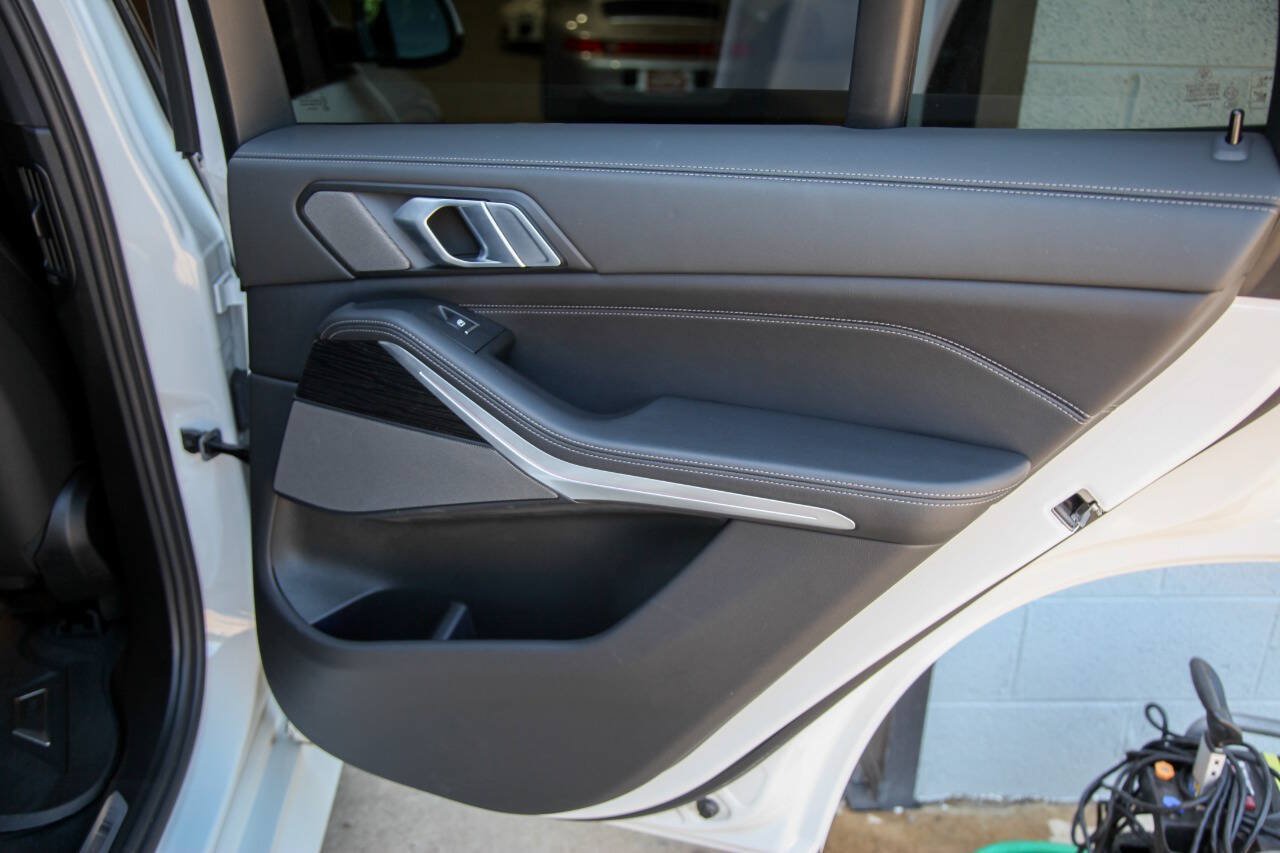 Used 2024 BMW X5 sDrive40i w/ M Sport Package RWD image 63