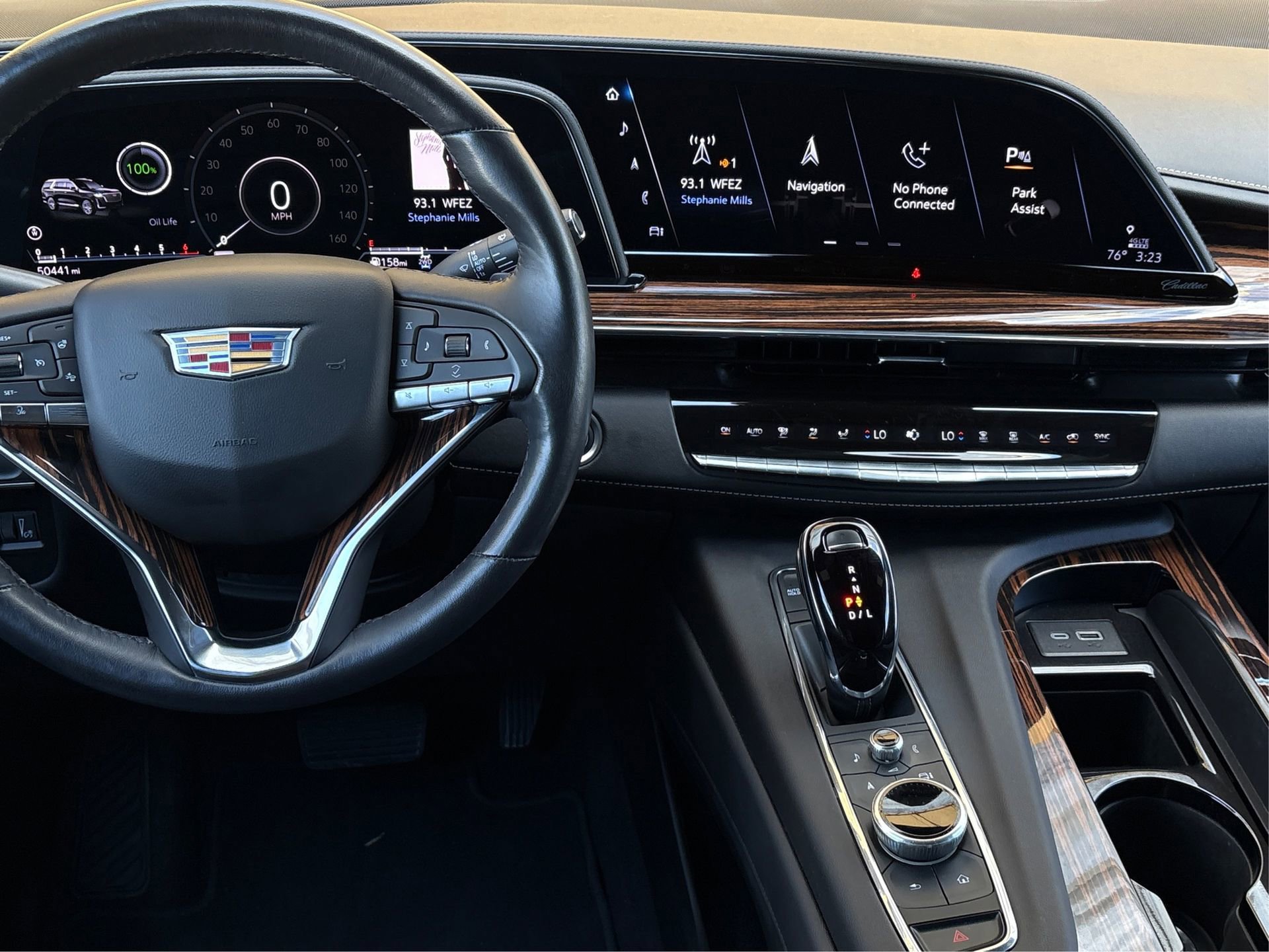 Used 2024 Cadillac Escalade ESV Luxury image 16