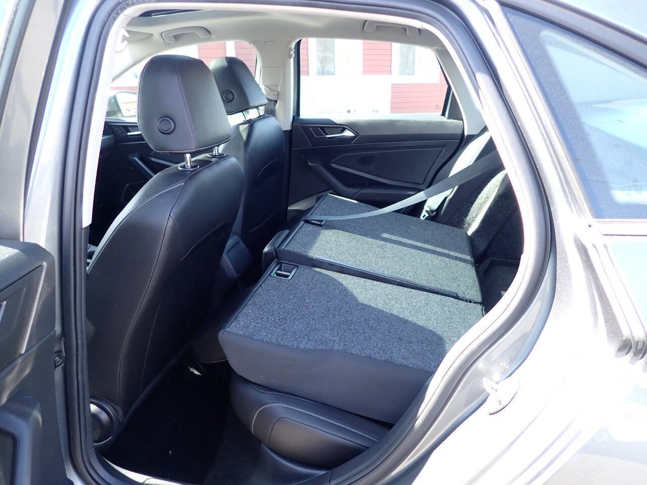 Used 2020 Volkswagen Jetta SE FWD image 9
