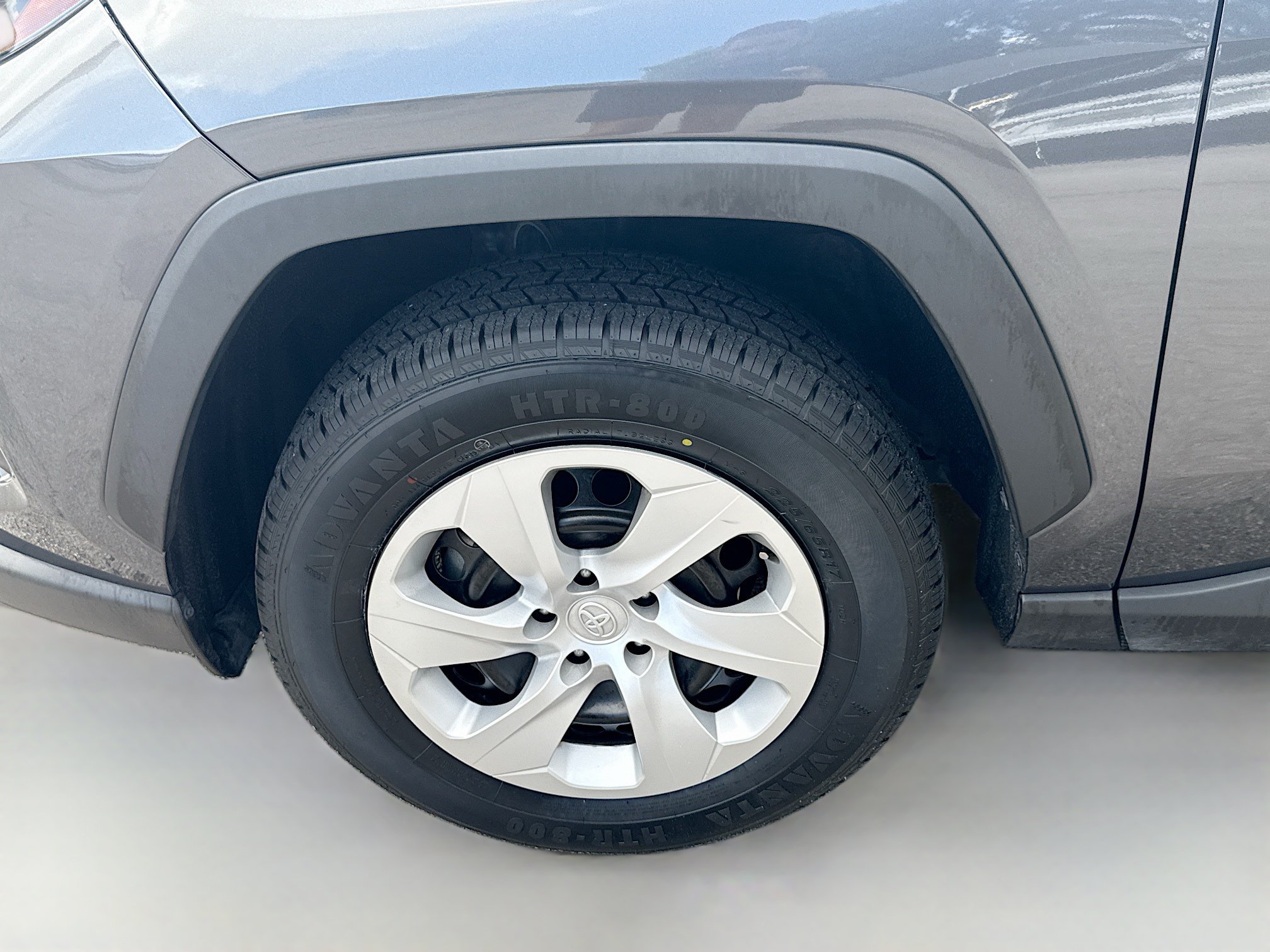 Used 2024 Toyota RAV4 LE FWD image 36
