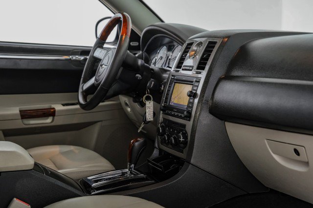Used 2006 Chrysler 300 Touring image 21