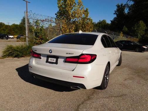 Used 2022 BMW 530i xDrive w/ Executive Package AWD/4WD image 6