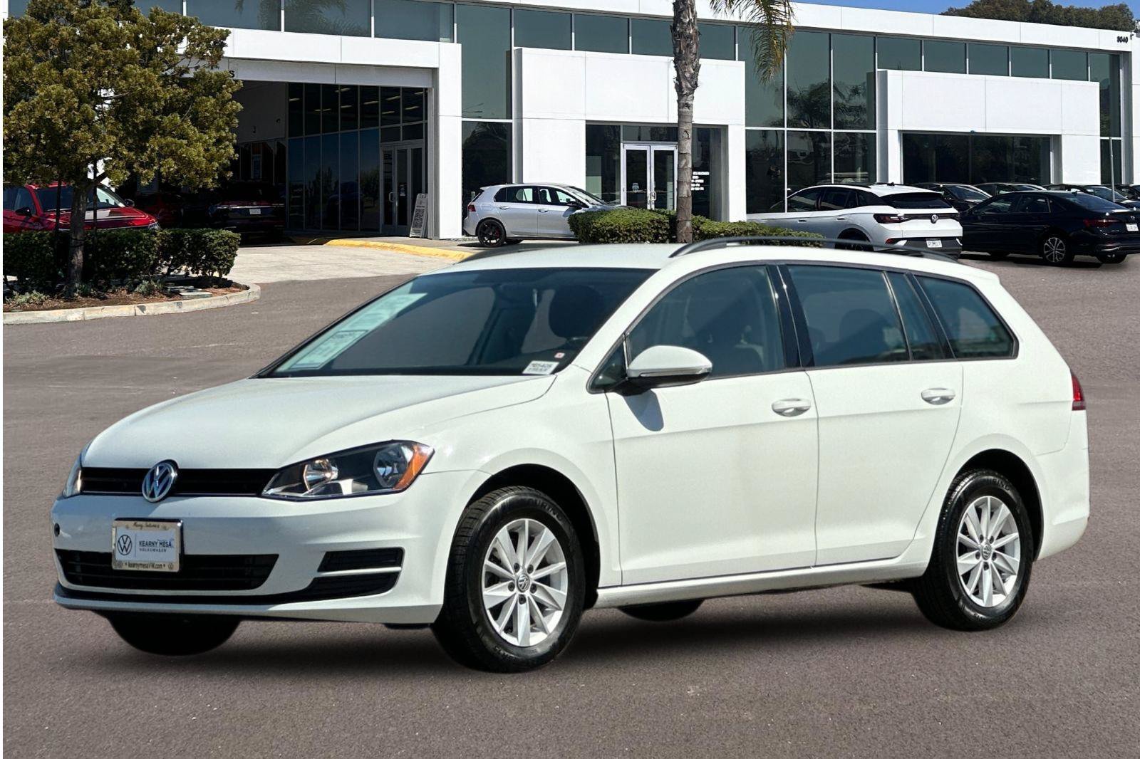 Used 2017 Volkswagen Golf S FWD image 7