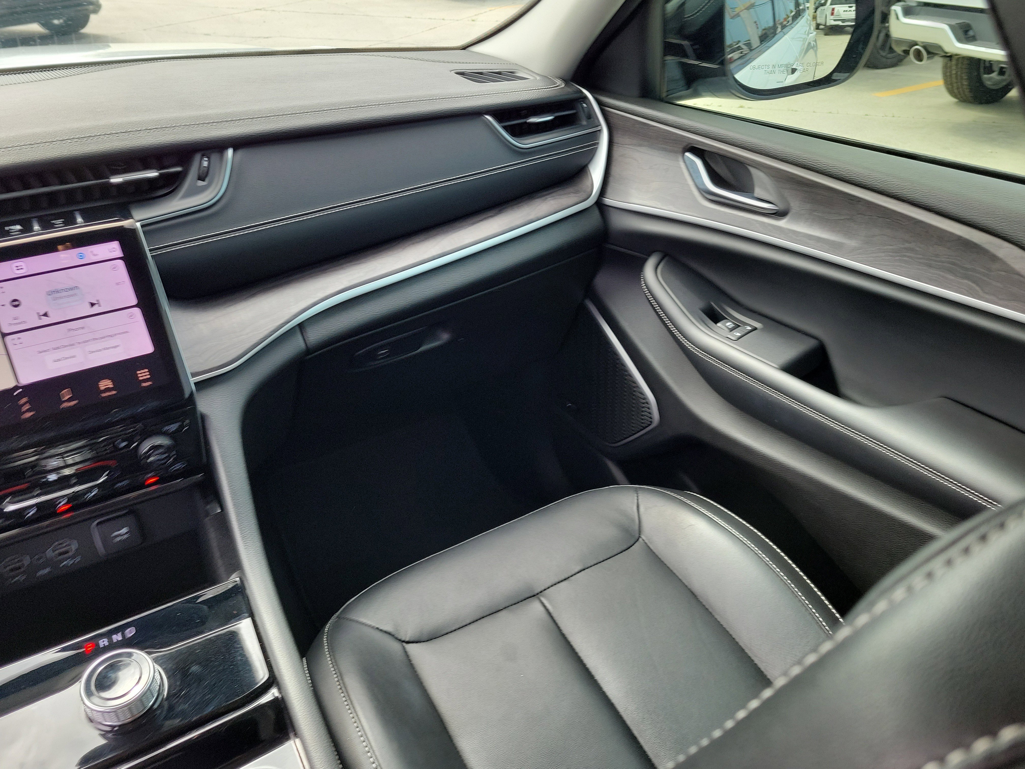 Used 2022 Jeep Grand Cherokee L Limited image 18