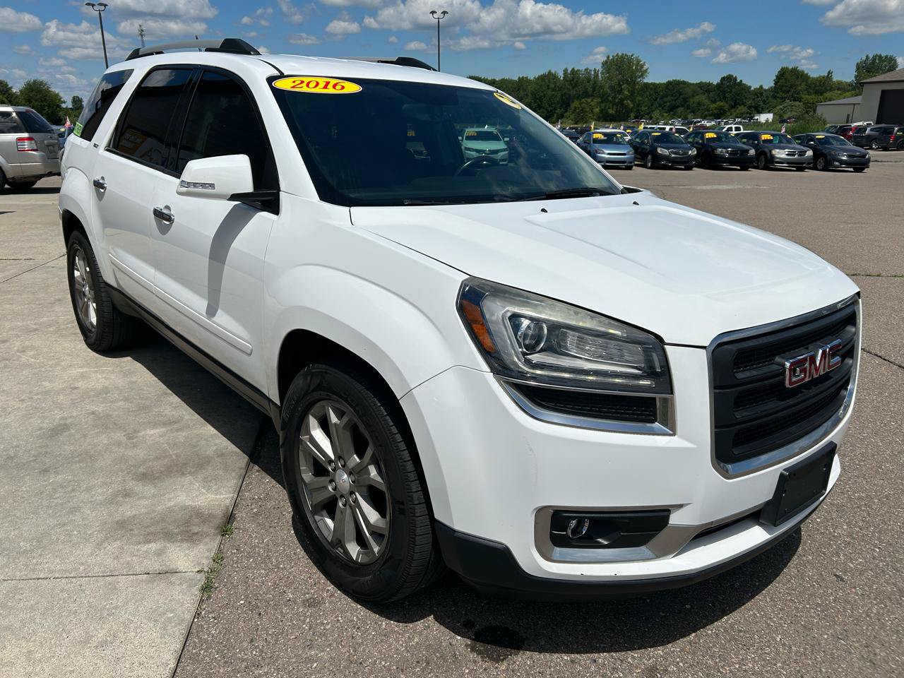 Used 2016 GMC Acadia SLT AWD/4WD image 3