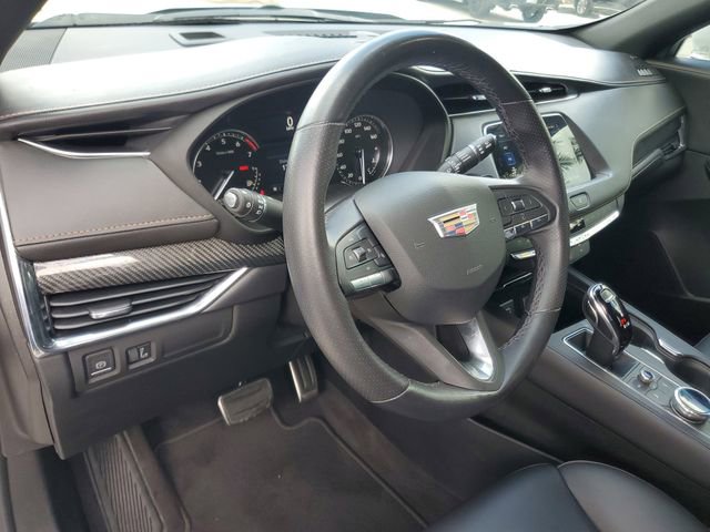 Used 2023 Cadillac XT4 Sport w/ LPO, Onyx Lite Package FWD image 19