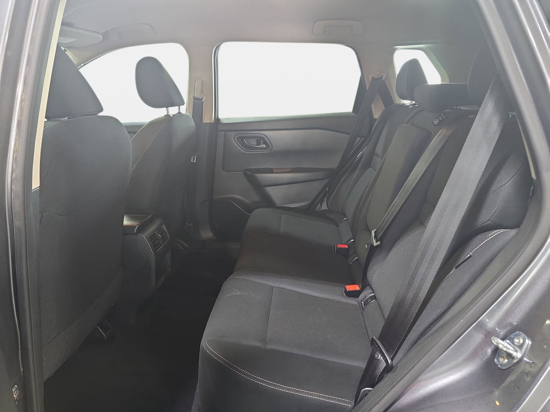 Used 2024 Nissan Rogue S FWD image 13