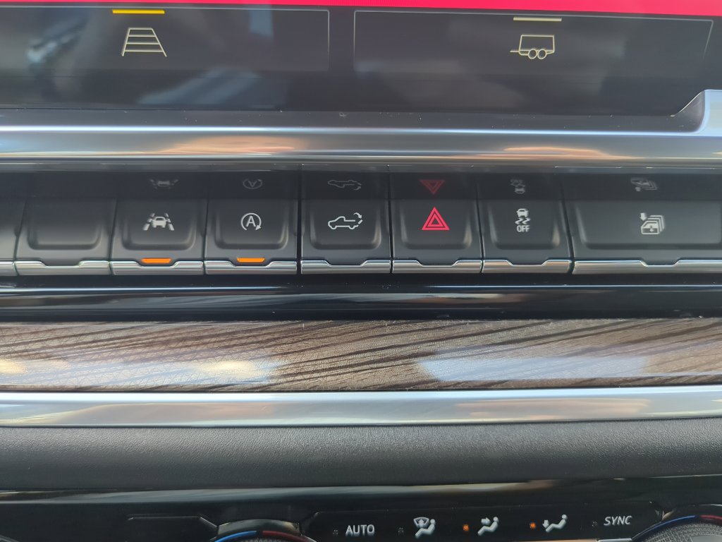 Used 2024 Chevrolet Silverado 1500 LT image 23