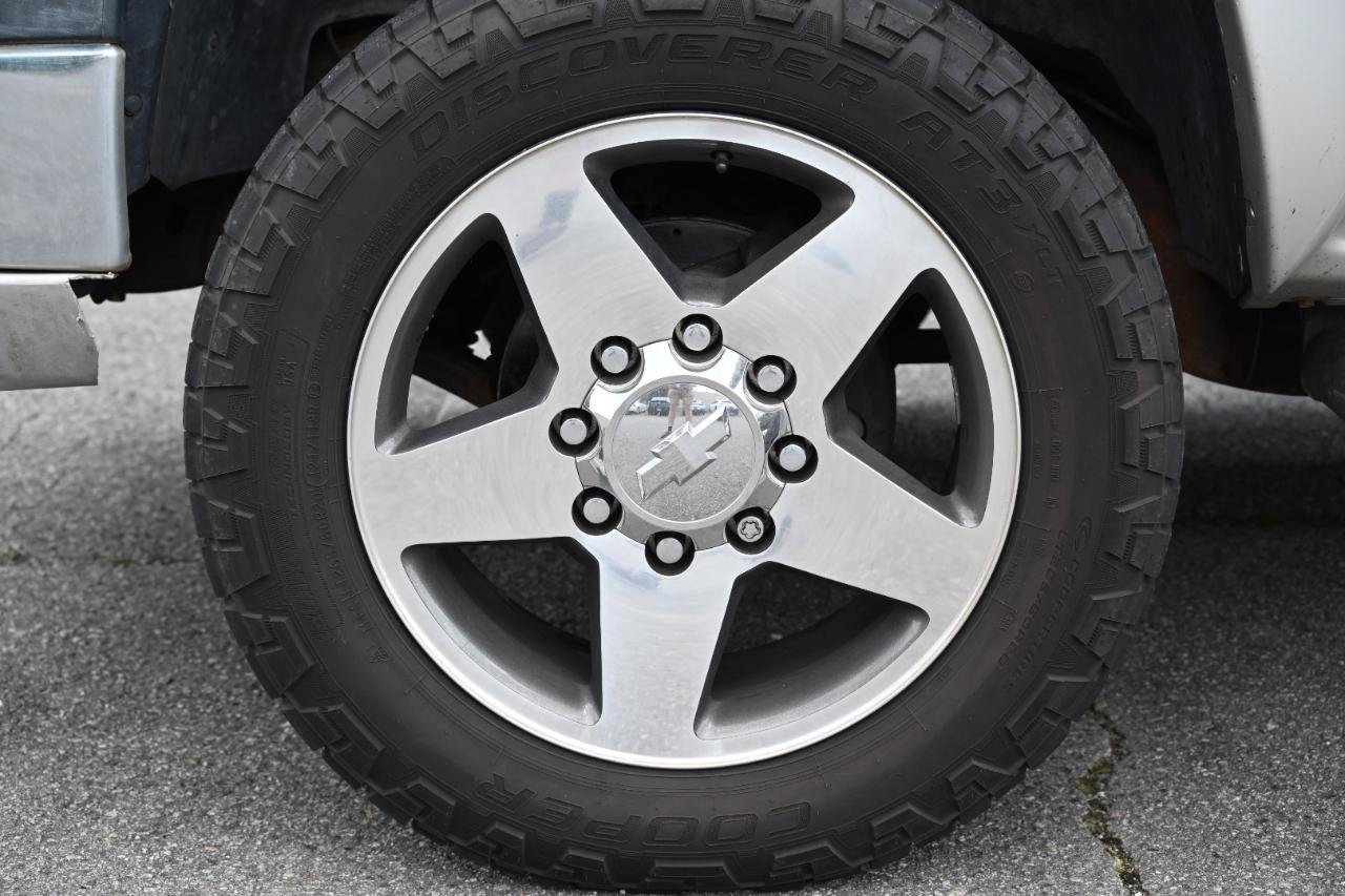 Used 2006 Chevrolet Silverado 2500 LT w/ Skid Plate Package AWD/4WD image 34