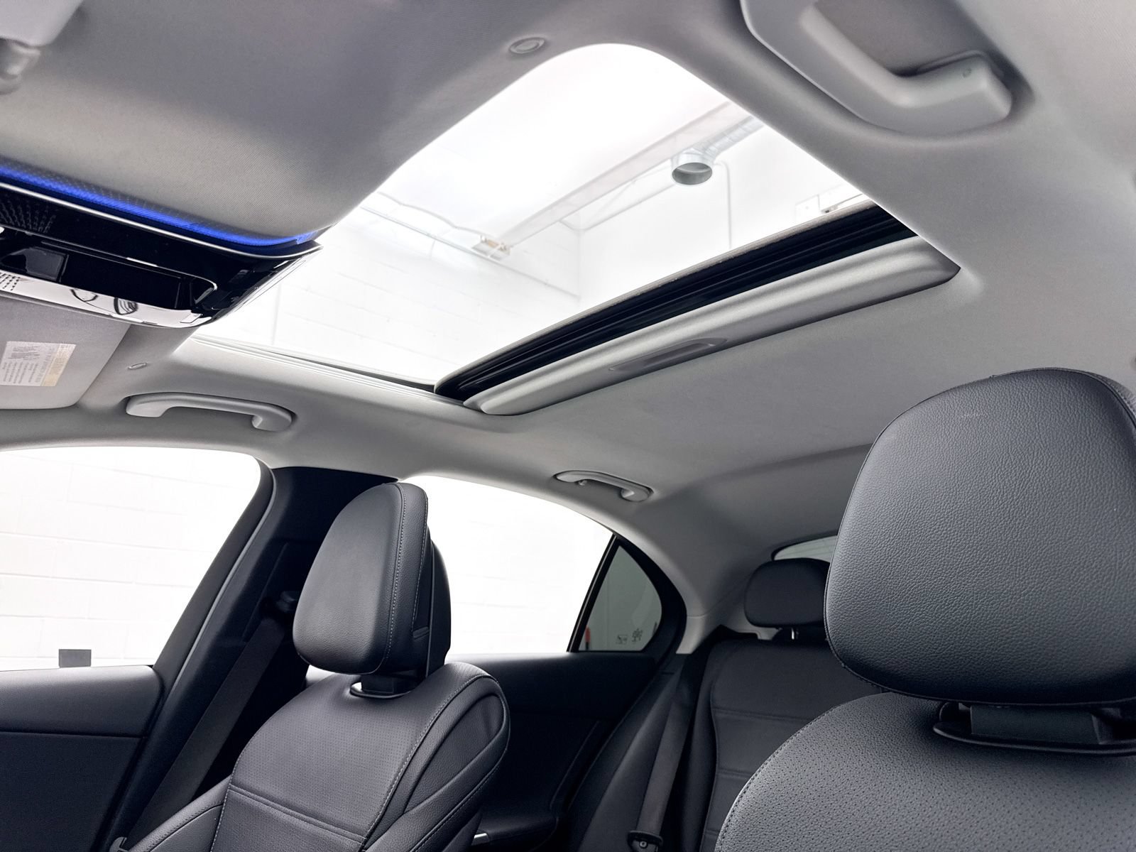 Used 2023 Mercedes-Benz C 300 Sedan image 3