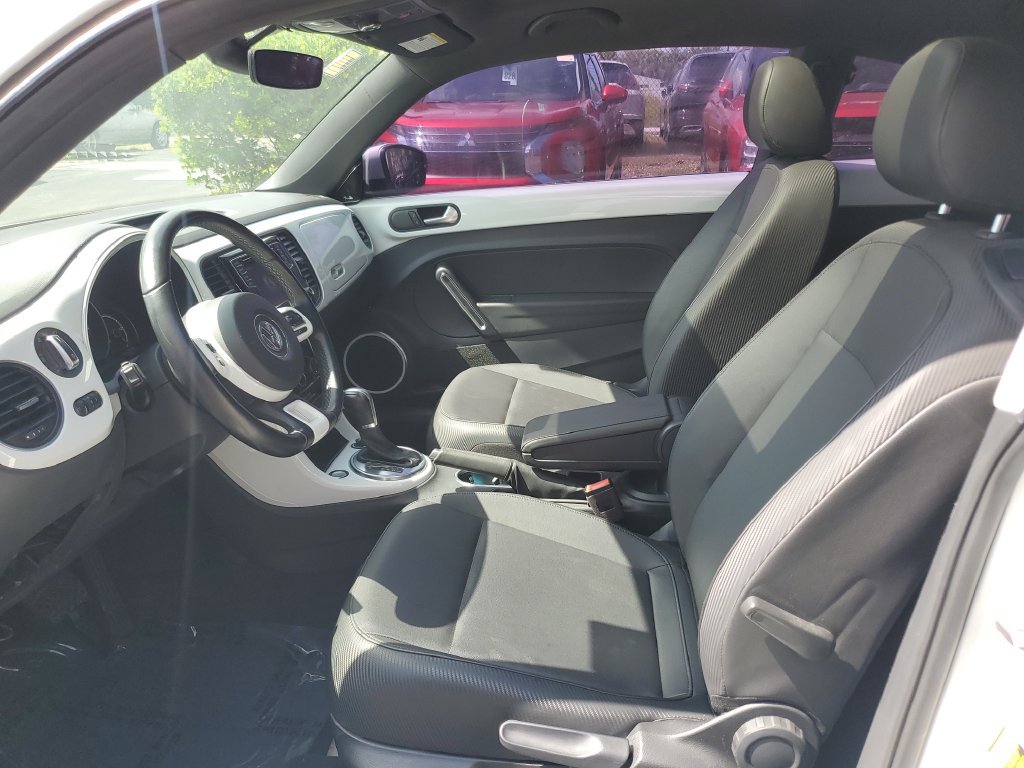 Used 2018 Volkswagen Beetle 2.0T SE FWD image 19