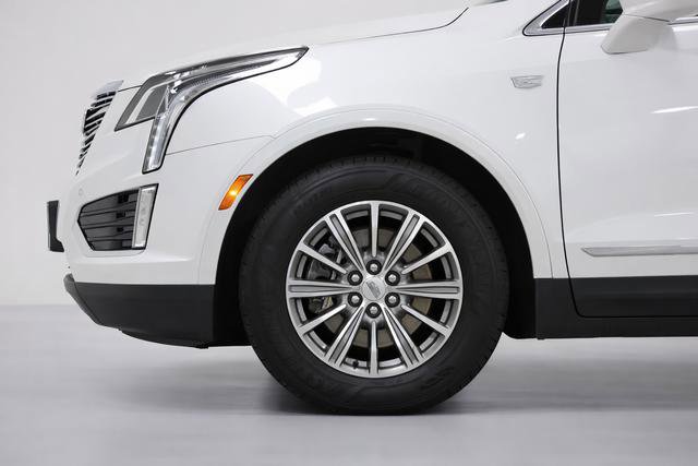 Used 2017 Cadillac XT5 Luxury w/ Driver Awareness Package image 3