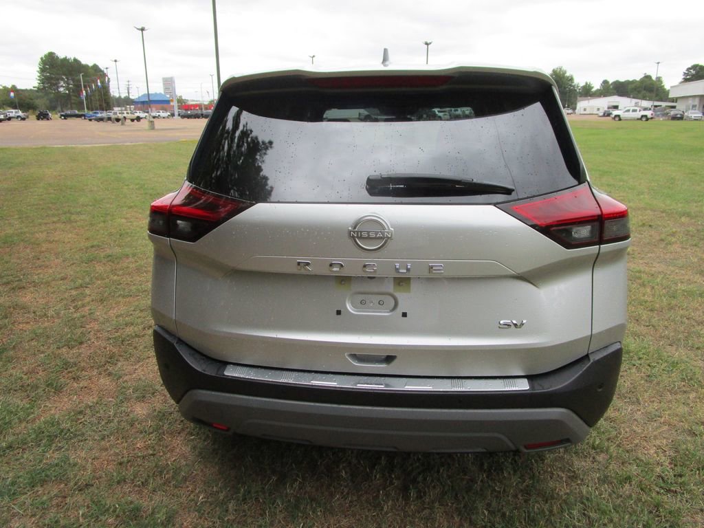 Used 2023 Nissan Rogue SV image 8