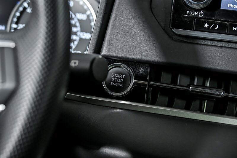 Used 2024 Mitsubishi Outlander ES AWD/4WD image 21