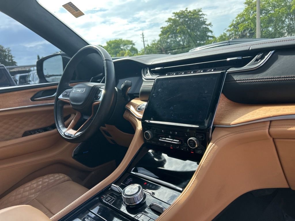Used 2021 Jeep Grand Cherokee L Summit AWD/4WD image 24