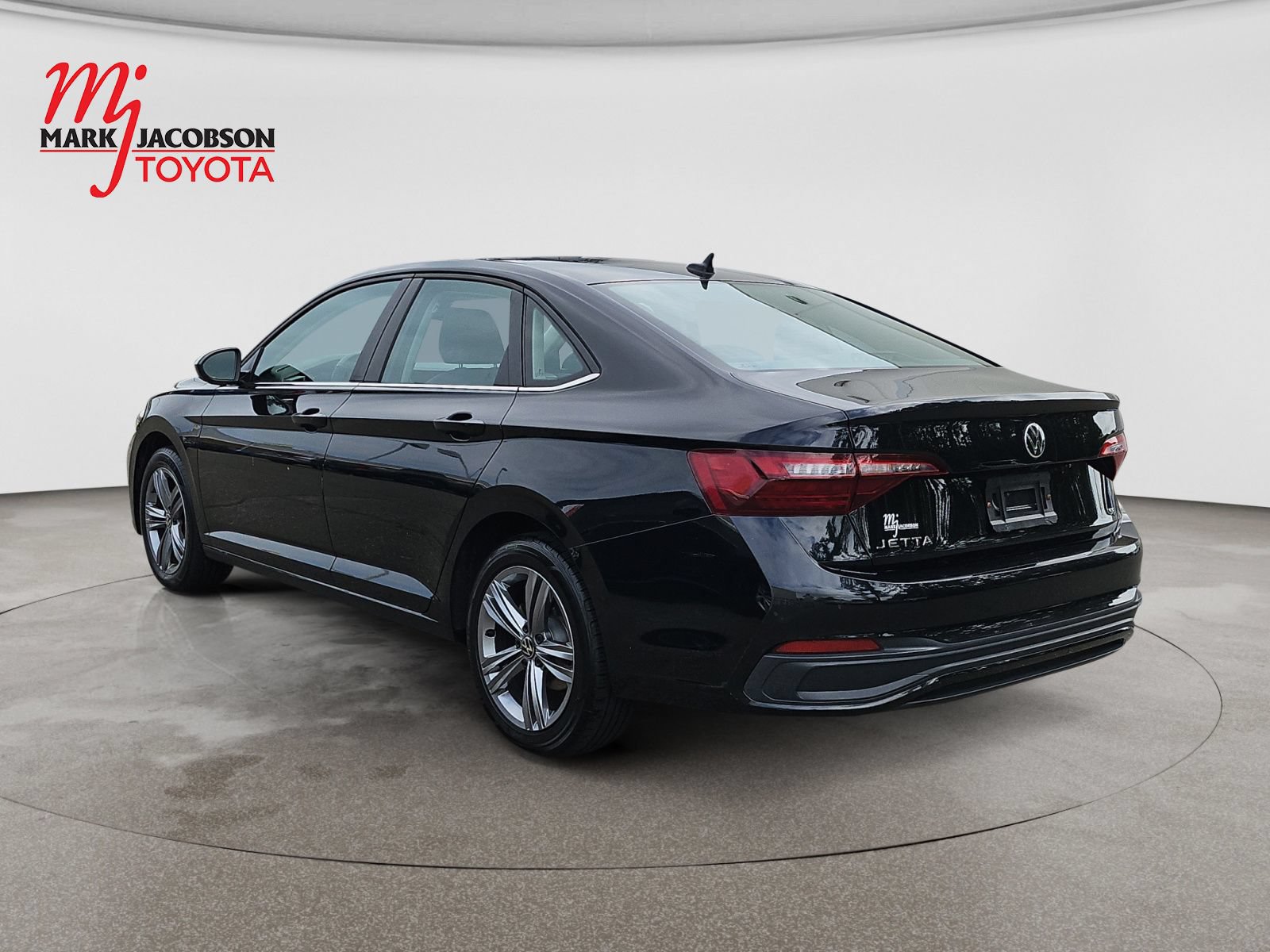 Used 2024 Volkswagen Jetta SE FWD image 12