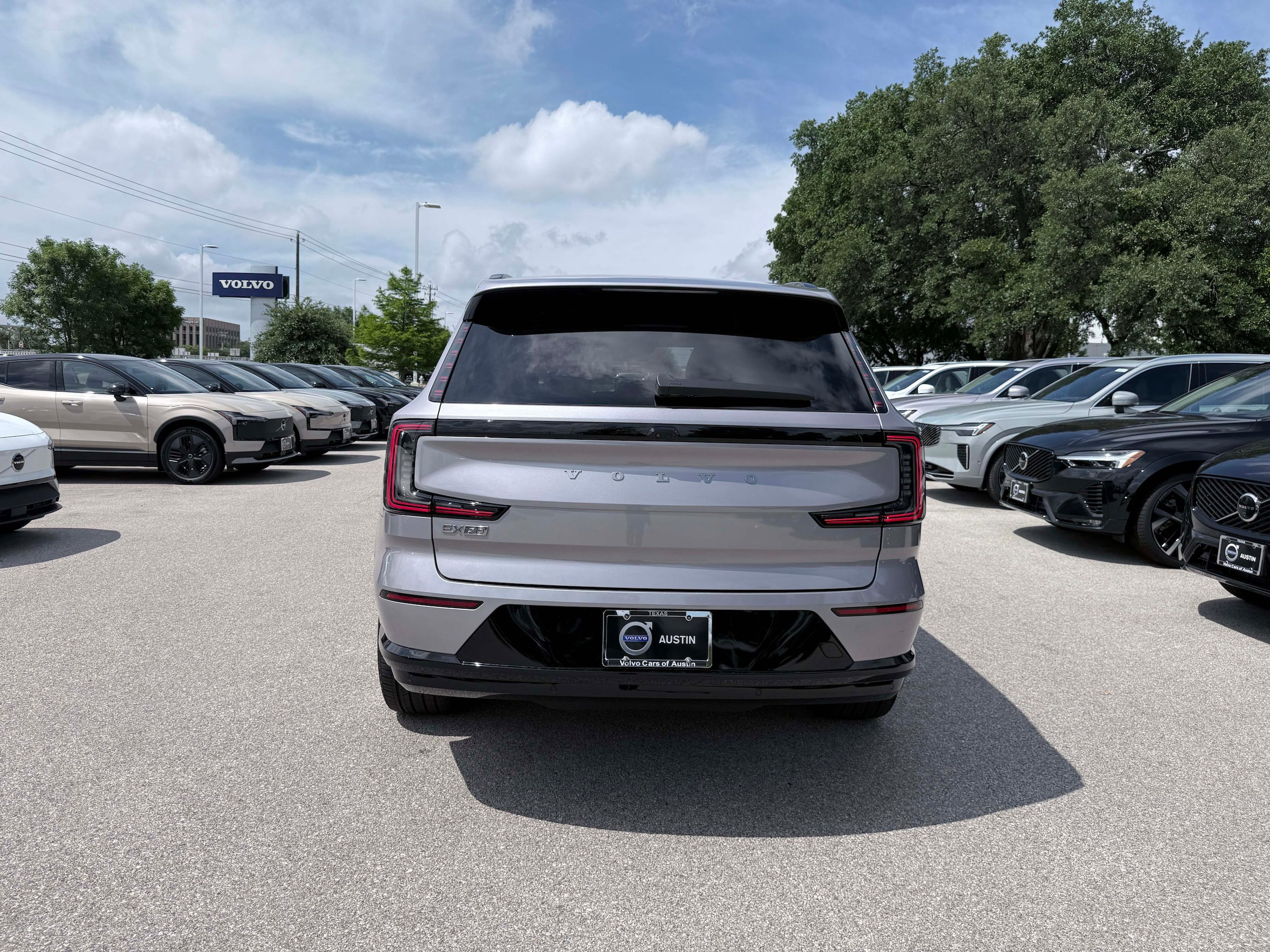 New 2026 Volvo EX90 Plus RWD image 5