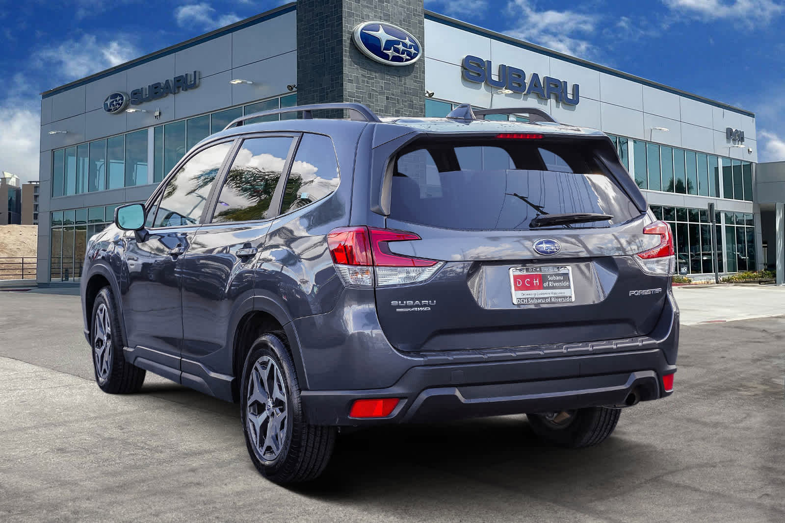 Used 2020 Subaru Forester Premium image 6