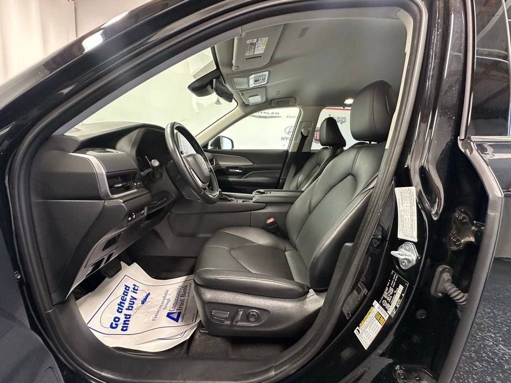 Used 2024 Toyota Grand Highlander XLE image 13
