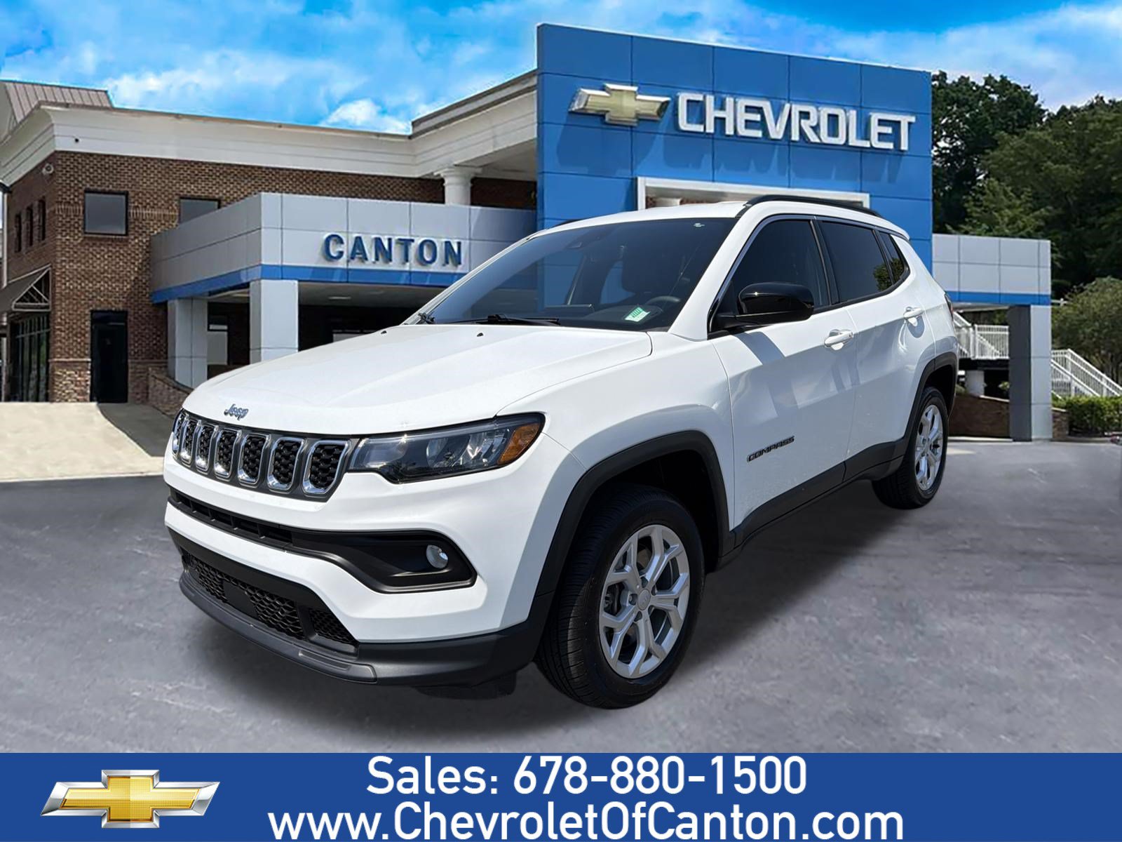 Used 2024 Jeep Compass Latitude AWD/4WD image 1