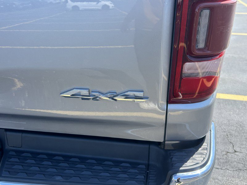 Used 2019 RAM 1500 Laramie AWD/4WD image 15