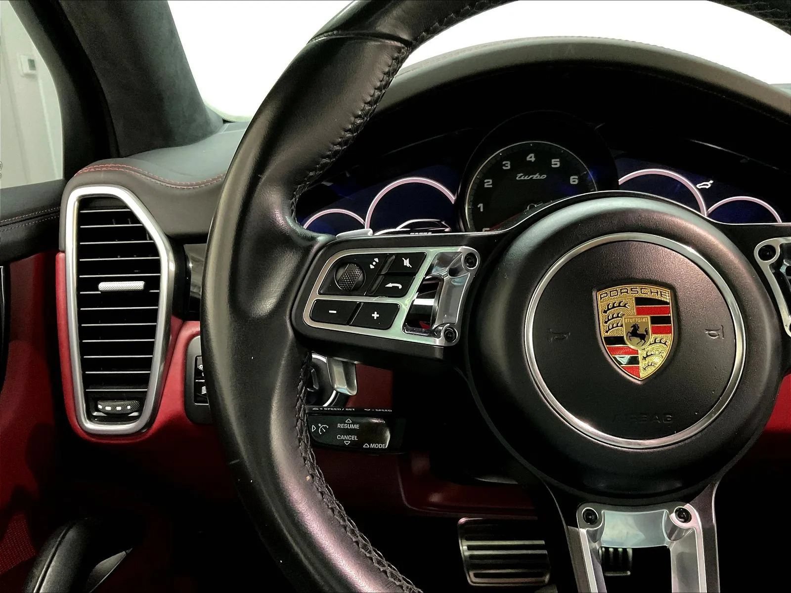 Used 2019 Porsche Cayenne Turbo AWD/4WD image 20
