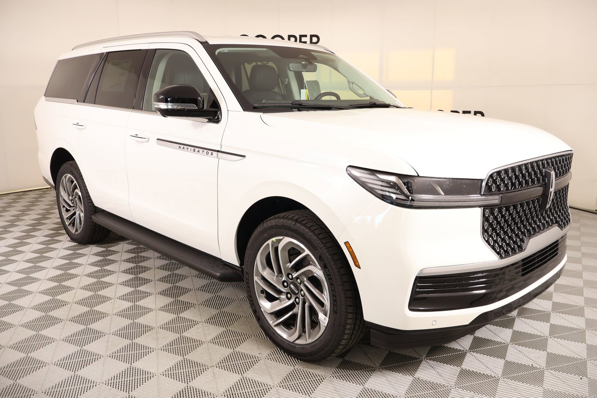 New 2026 Lincoln Navigator Premiere AWD/4WD image 1