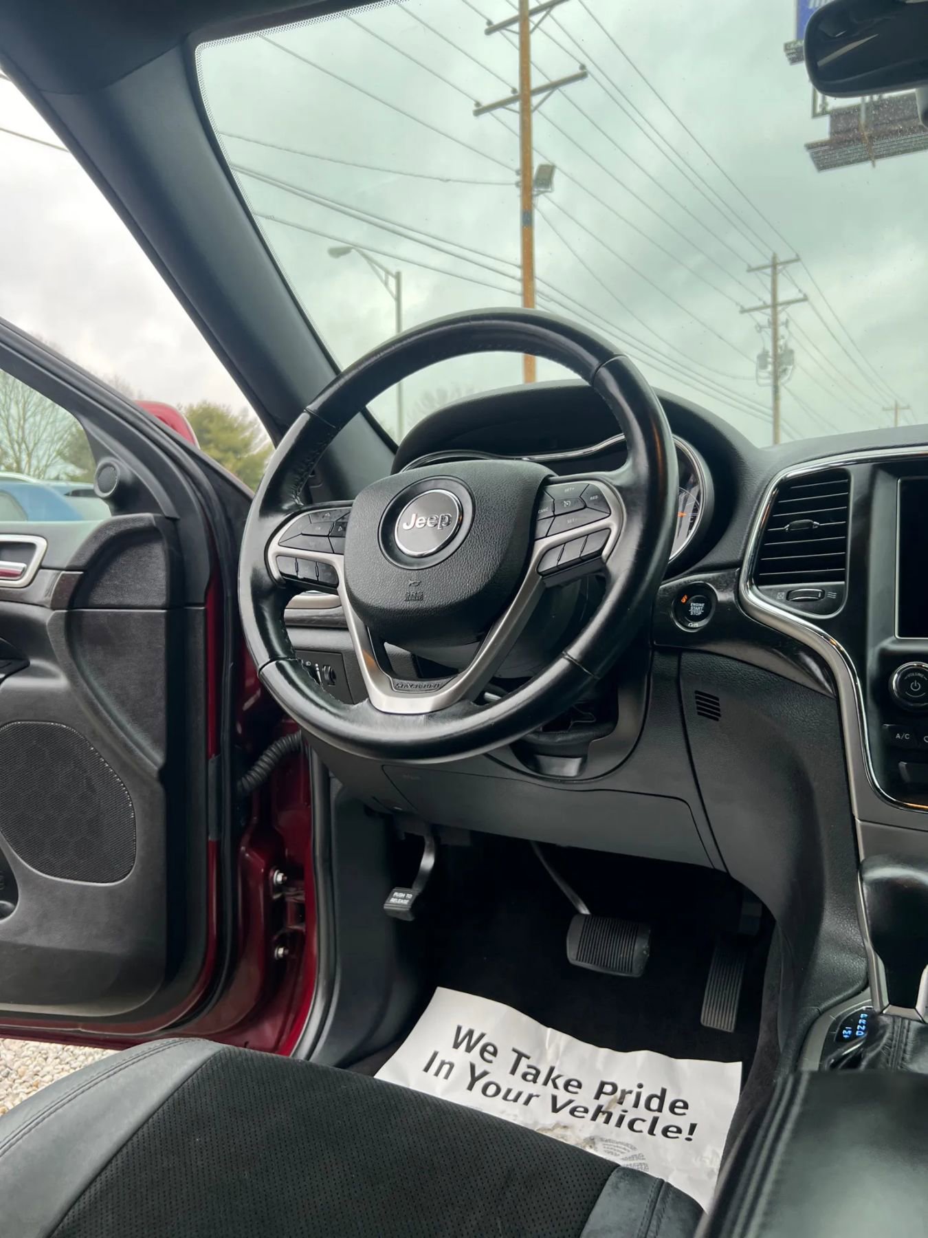 Used 2018 Jeep Grand Cherokee Laredo image 15