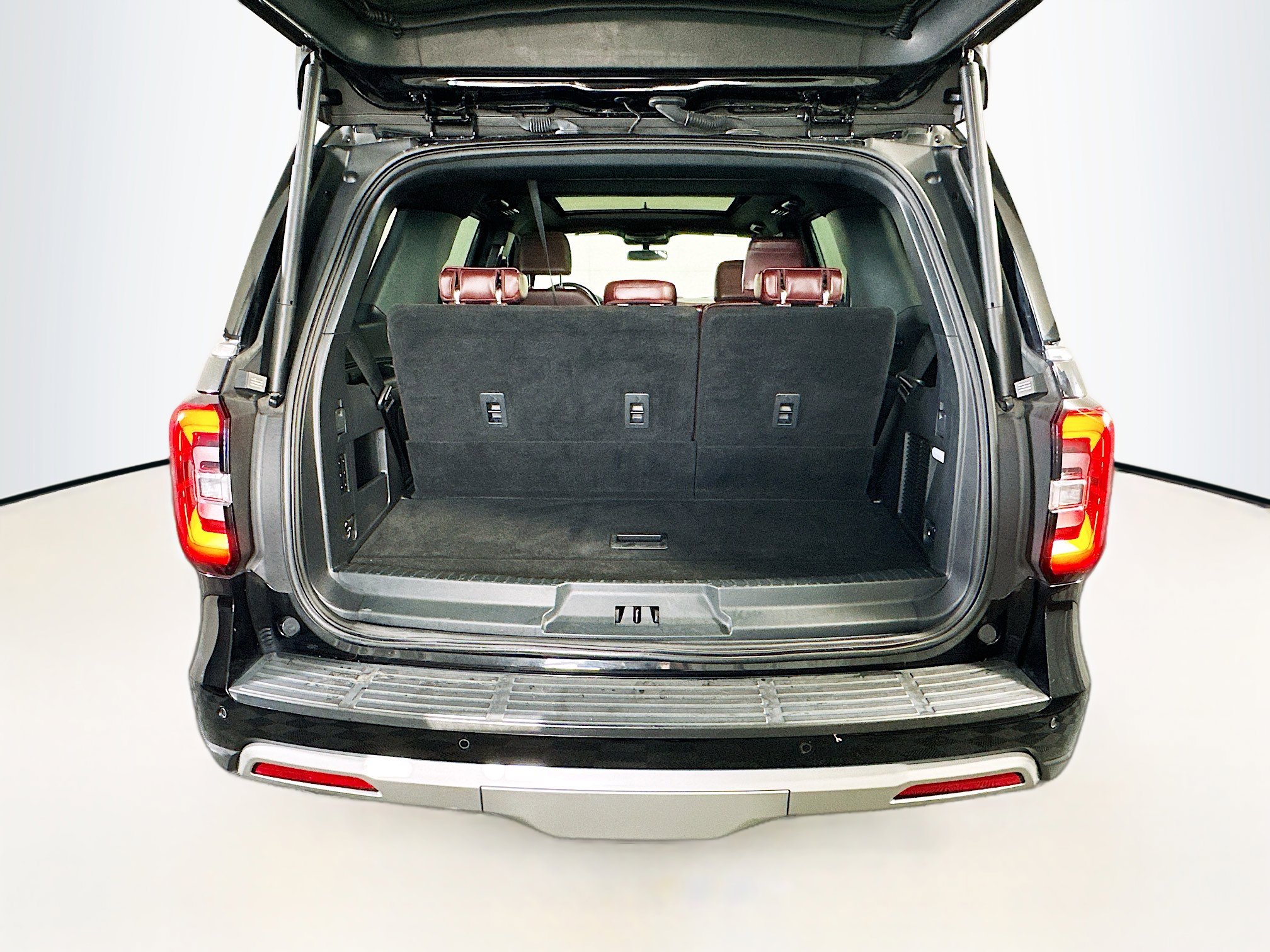 Used 2024 Ford Expedition Limited image 31