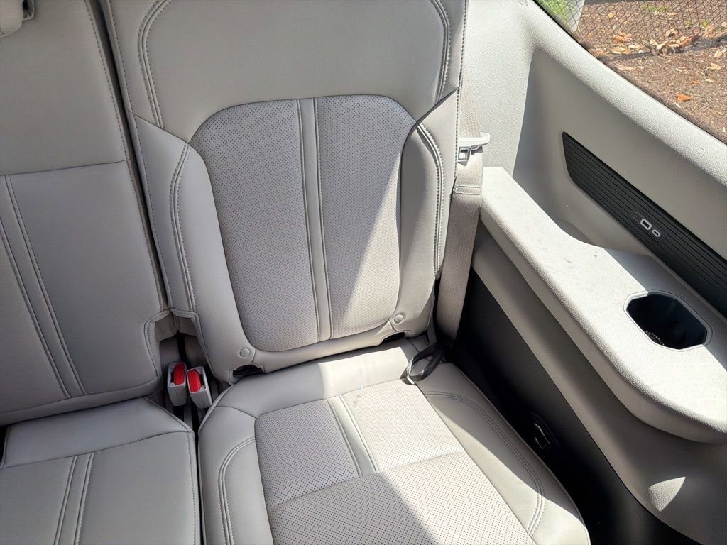 Used 2024 Jeep Wagoneer 2WD w/ Premium Group I image 15