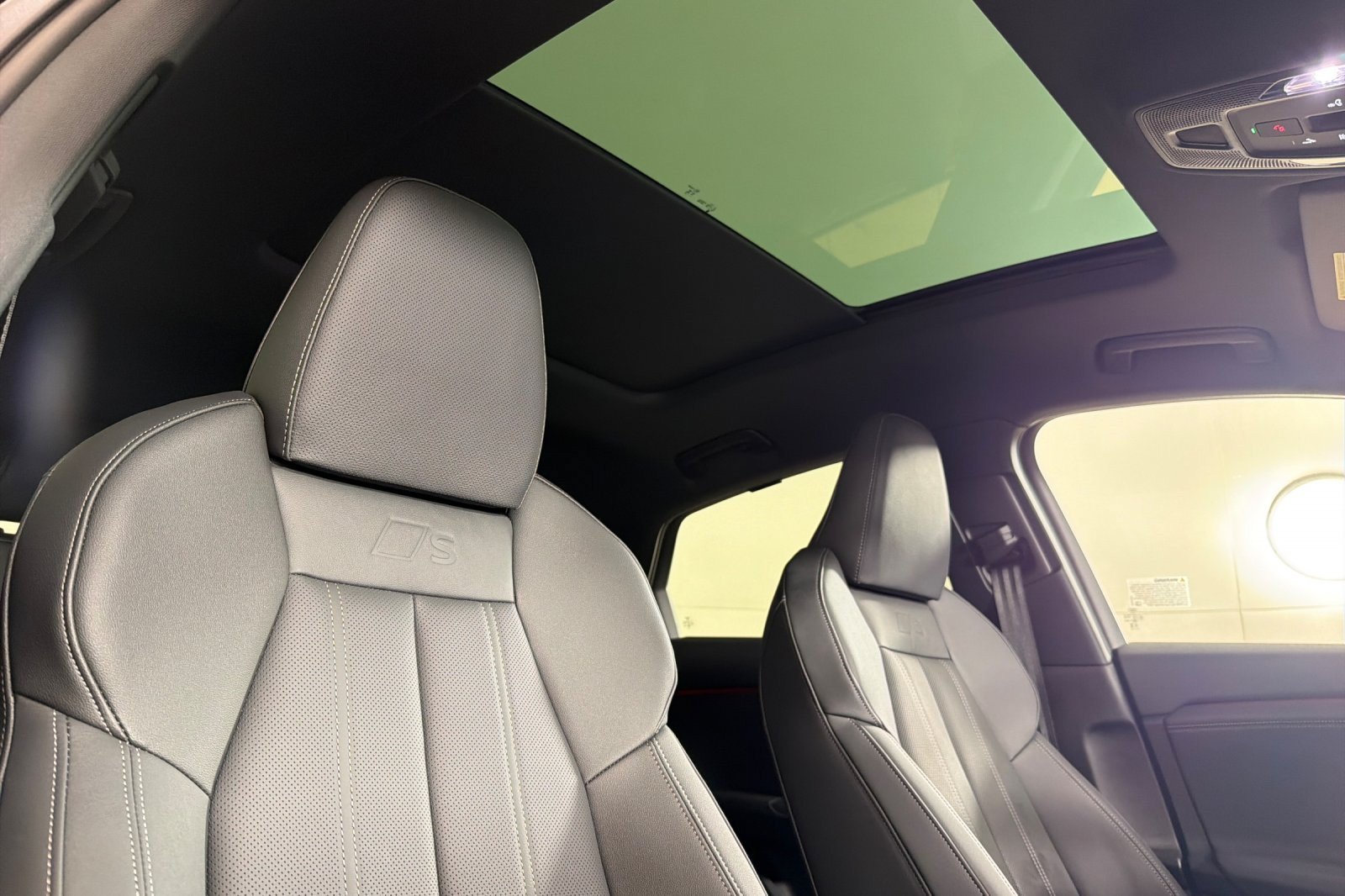 New 2027 Audi SQ6 e-tron Premium Plus AWD/4WD image 15