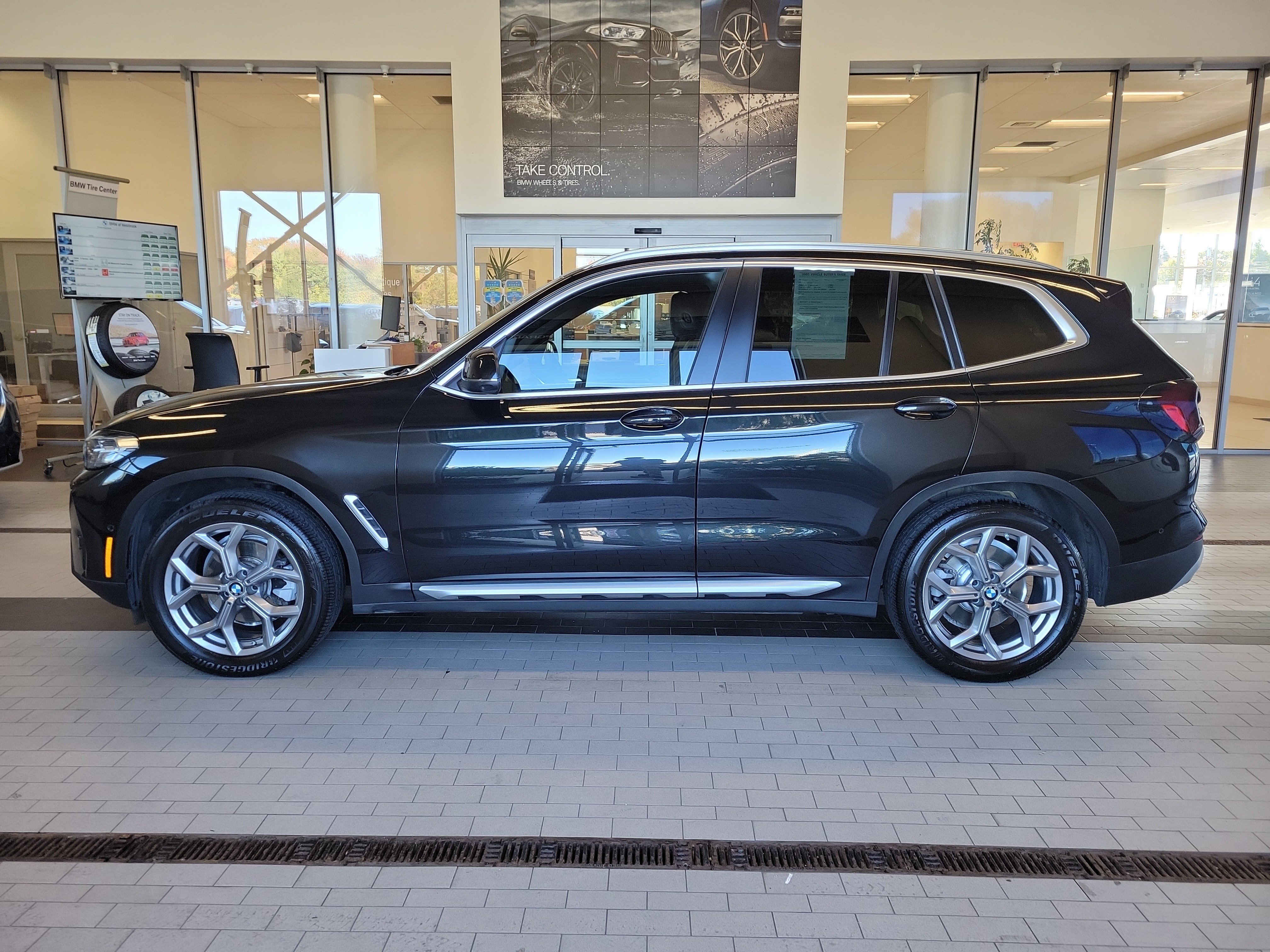 Used 2024 BMW X3 xDrive30i w/ Premium Package w/ZPA AWD/4WD image 8