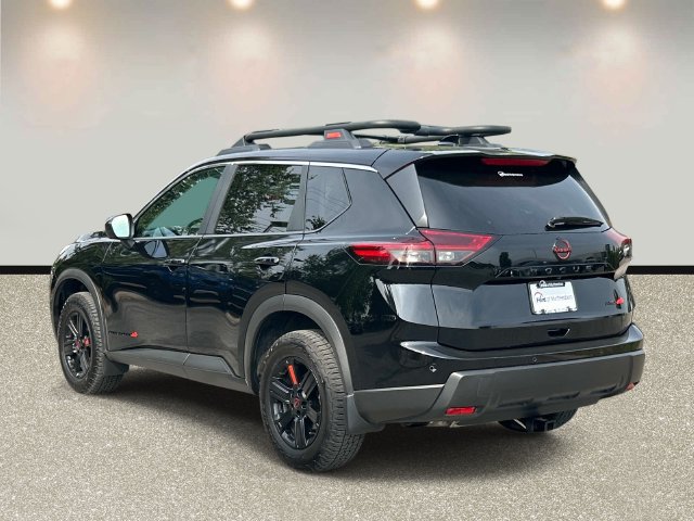 Used 2025 Nissan Rogue SV AWD/4WD image 7