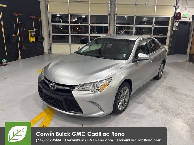 Used 2017 Toyota Camry SE image 1