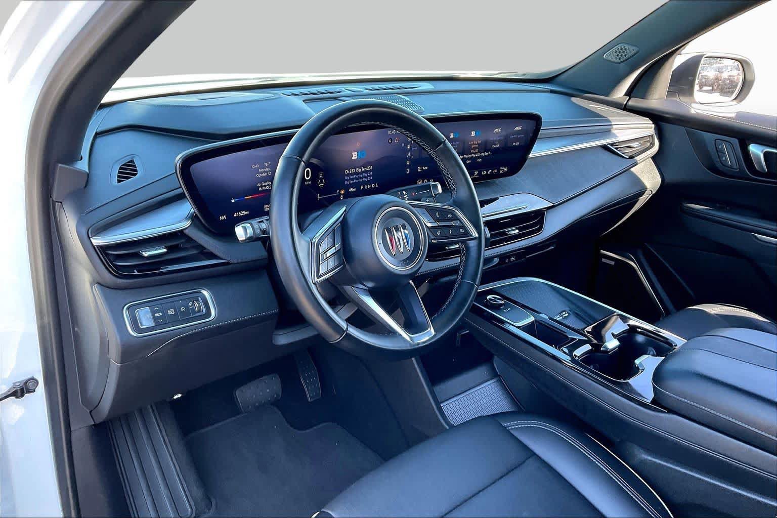 Used 2025 Buick Enclave Preferred FWD image 16