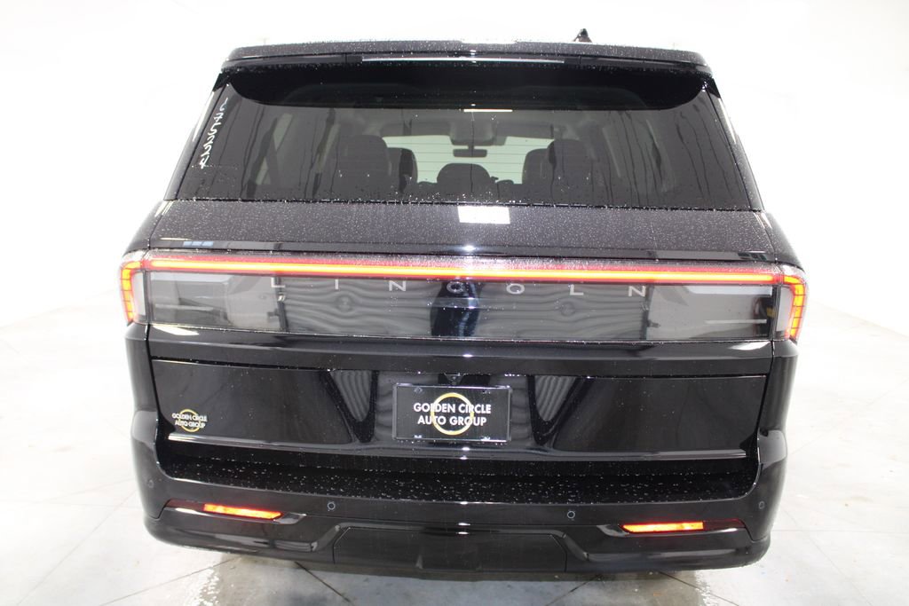 New 2026 Lincoln Navigator L Premier AWD/4WD image 7
