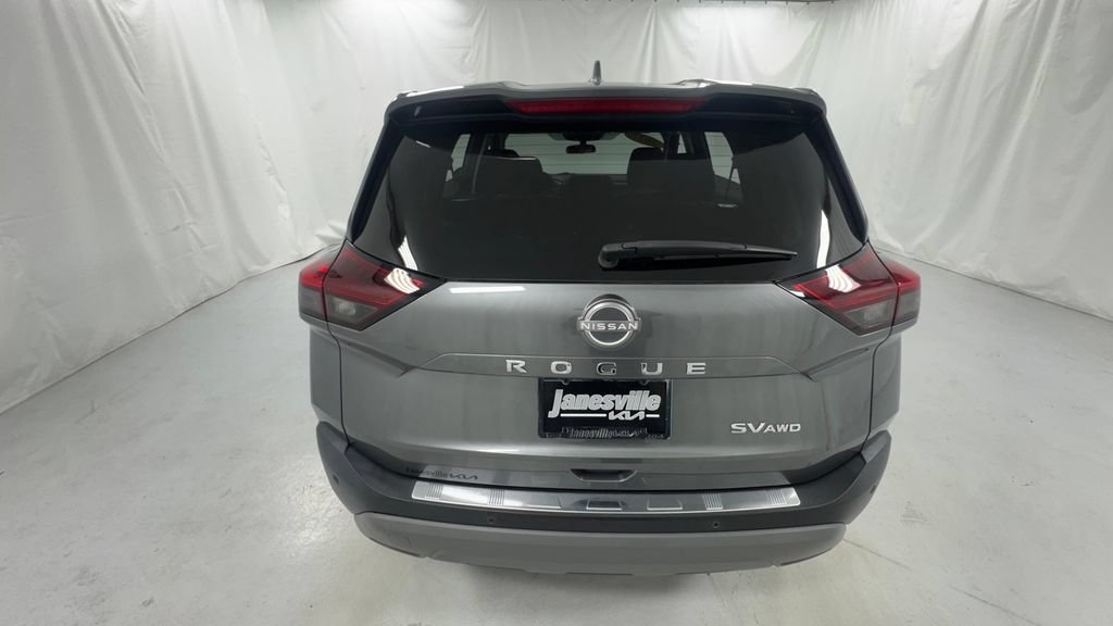 Used 2022 Nissan Rogue SV AWD/4WD image 4