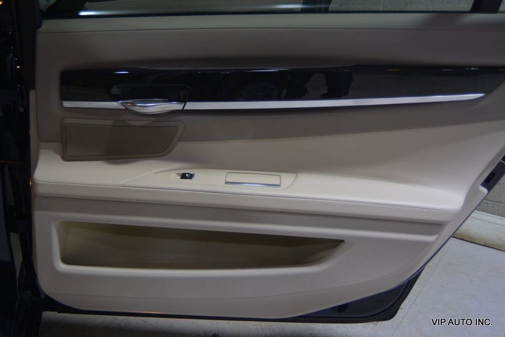 Used 2014 BMW 750Li xDrive image 10