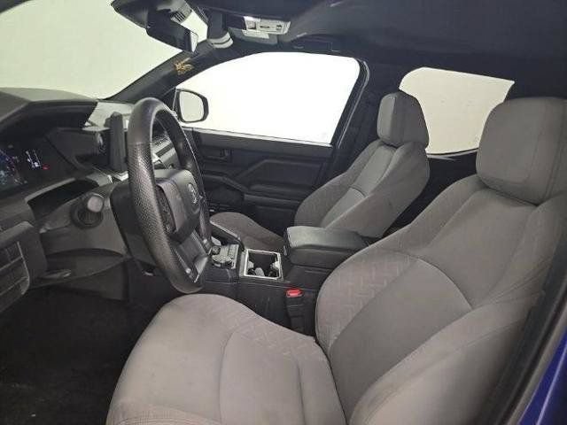 Certified 2025 Toyota Tacoma SR5 AWD/4WD image 43