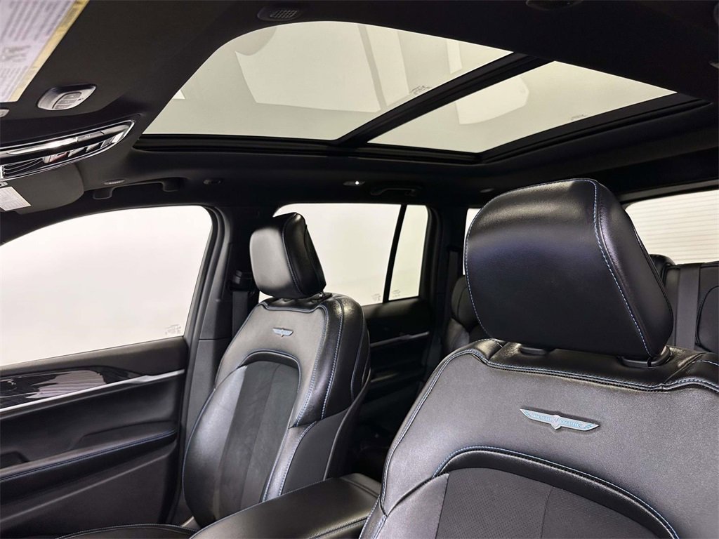 Used 2024 Jeep Grand Cherokee Trailhawk w/ Advanced Protech Group II image 28