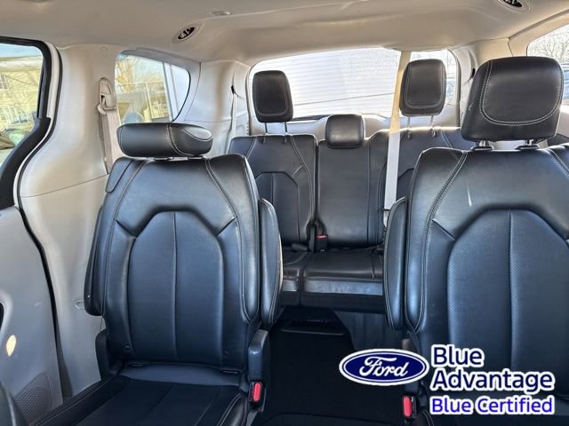 Used 2024 Chrysler Pacifica Touring-L image 29